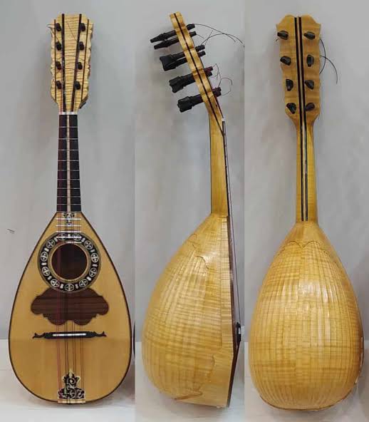 Aquila Red Series Mandolin Strings: Historical Instruments, Modern String Technology