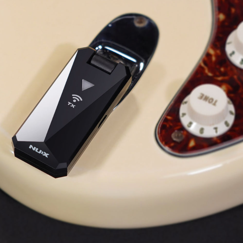 Nu-X Professional Rechargeable Wireless Guitar Bug Set & Case