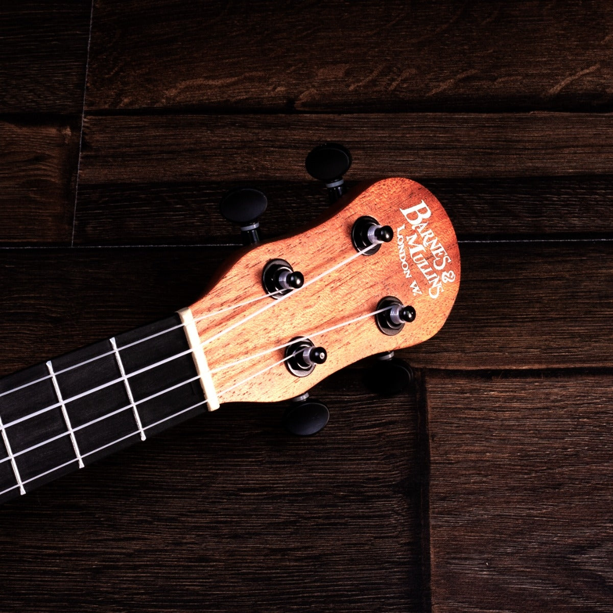 Barnes & Mullins Concert Ukulele Spruce & Mahogany