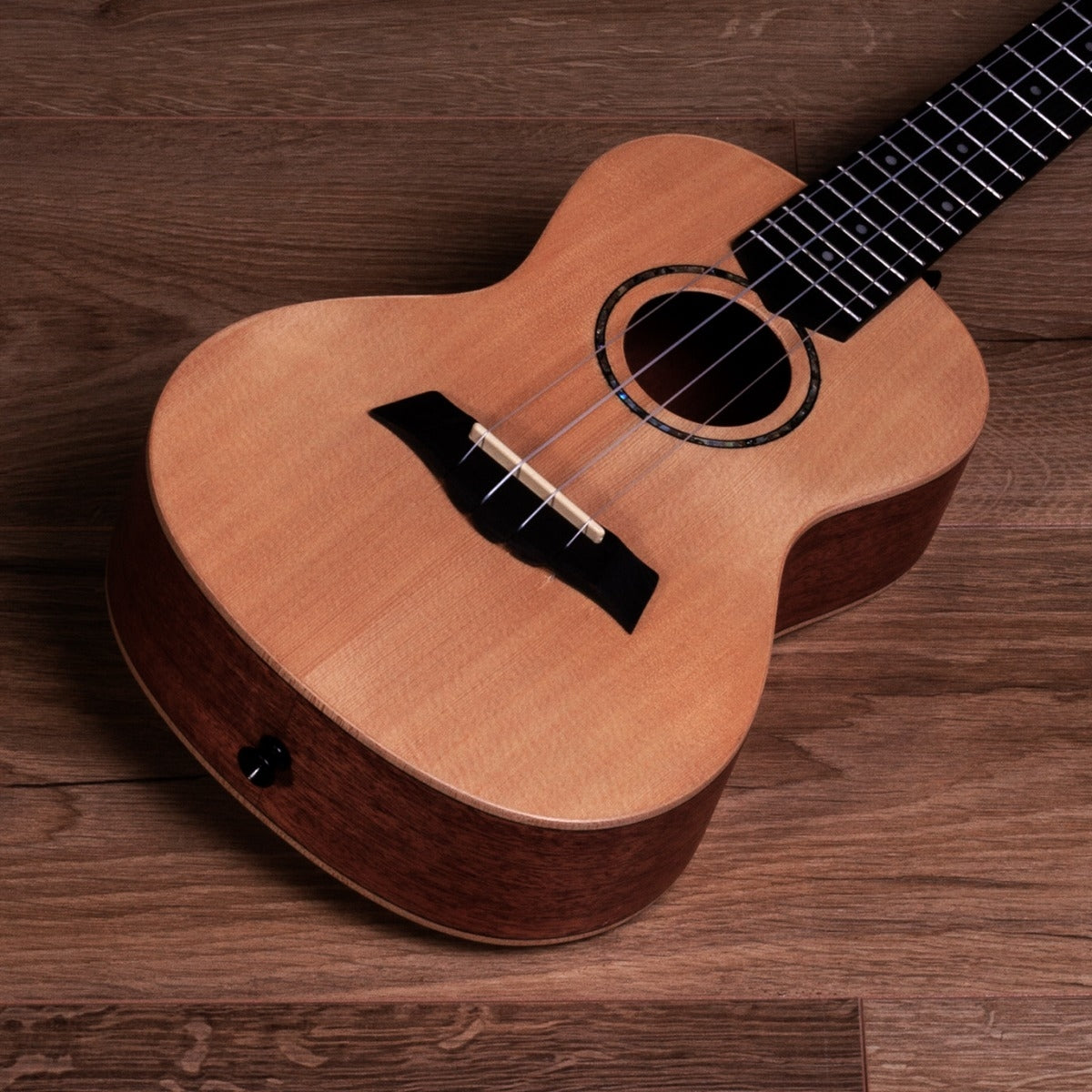 Barnes & Mullins Concert Ukulele Spruce & Mahogany