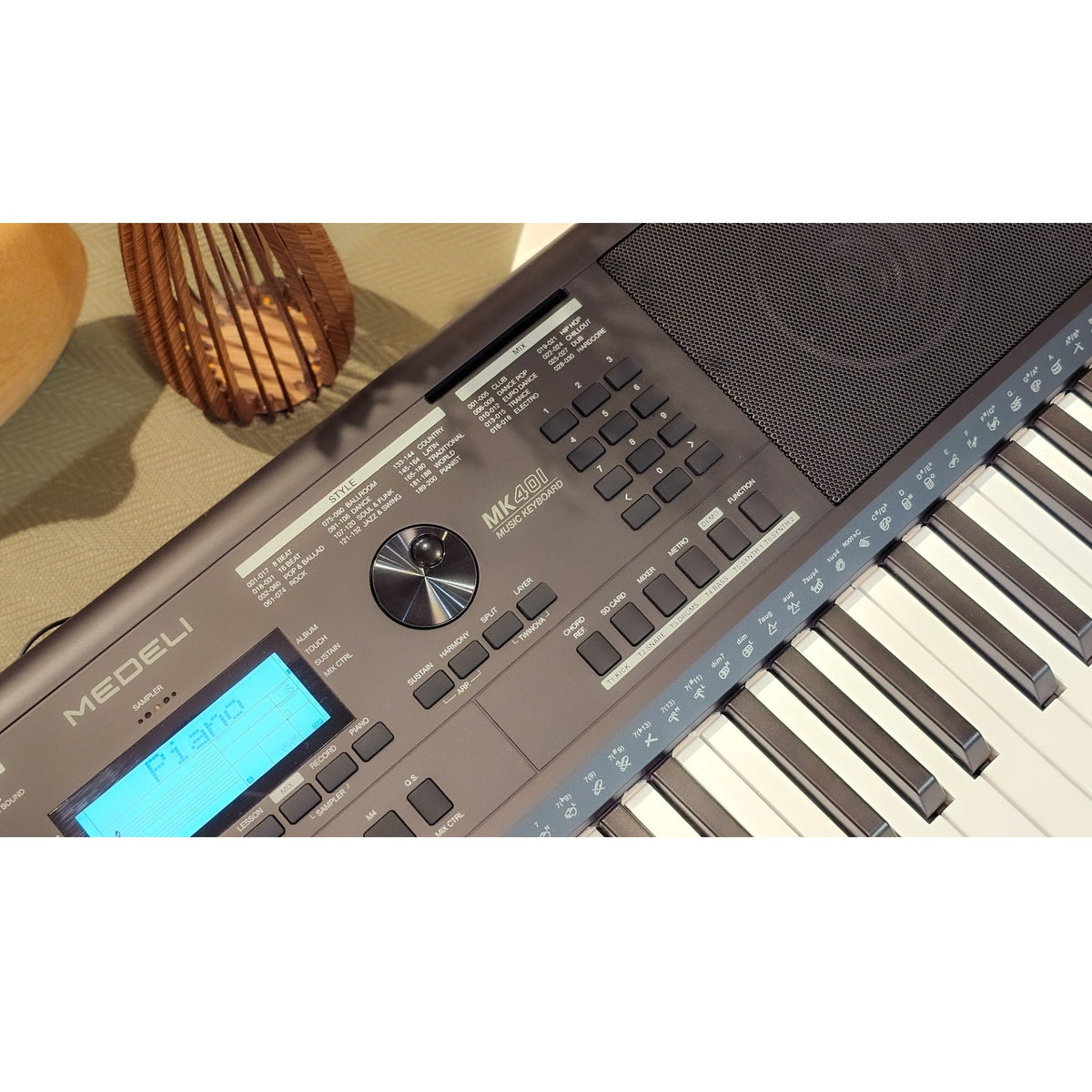 Medeli Millenium Series Keyboard 61 Key Touch Response Black MK401